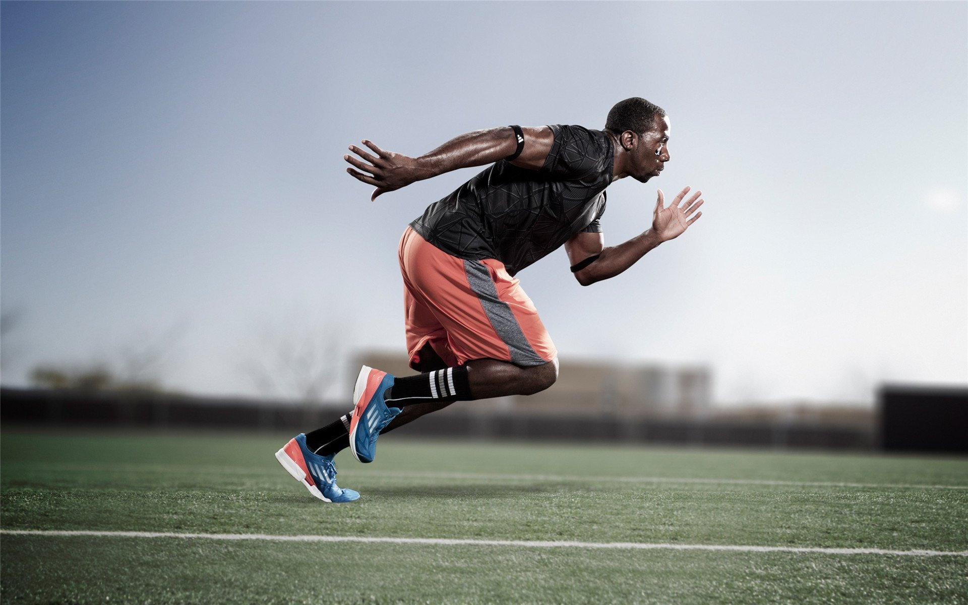 广东男篮半决赛大胜纽约尼克斯，哈登砍下8记关键球，全场沸腾